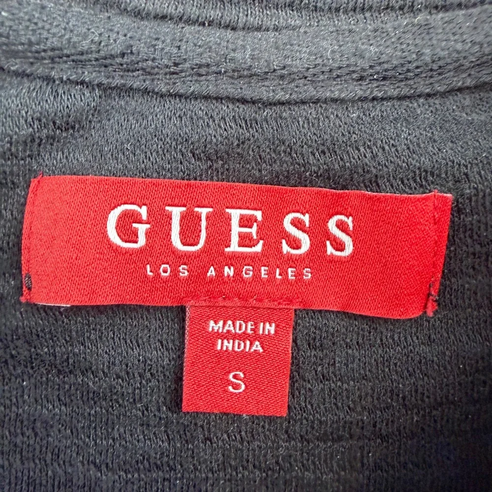 Guess T-Shirt Men's Small Black Ribbed Gold Triangle Logo Patch Short Sleeve - Picture 2 of 8